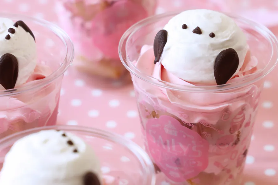 シマエナガのバタークリームカップケーキ