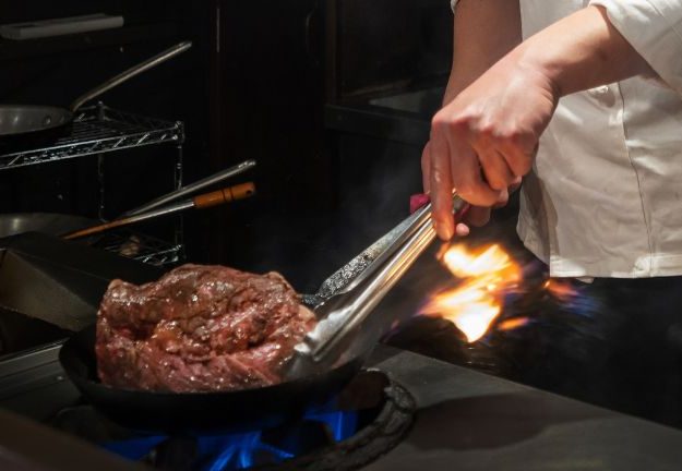 ジビエはしっかり火を通す