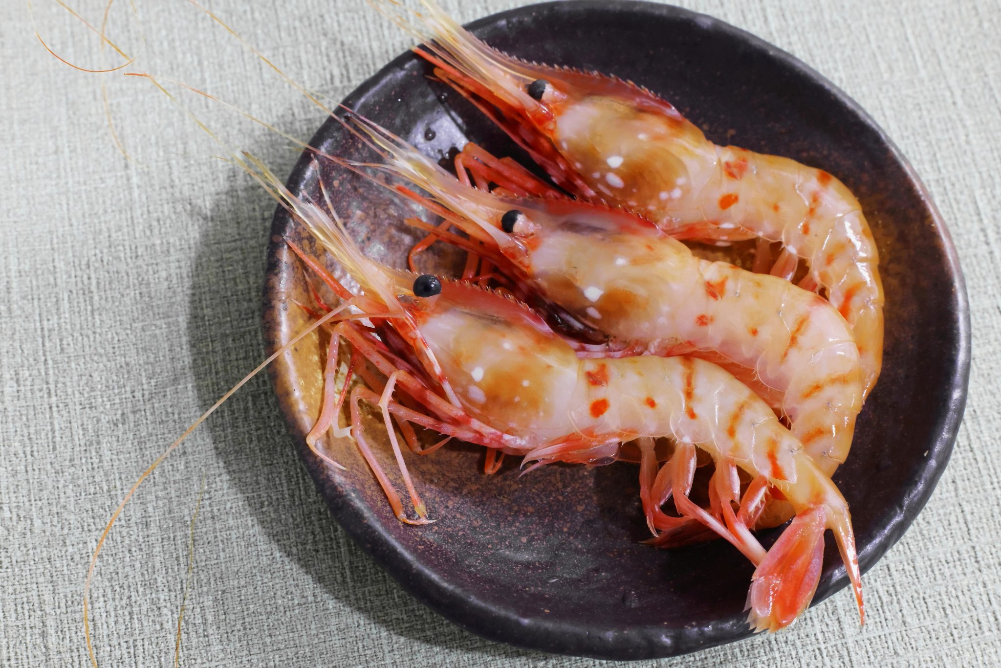 北海道の海が育む絶品エビ:甘エビ、ボタンエビ、北海シマエビの徹底解説 | 食べレア北海道|北海道の食材お取り寄せ通販サイト
